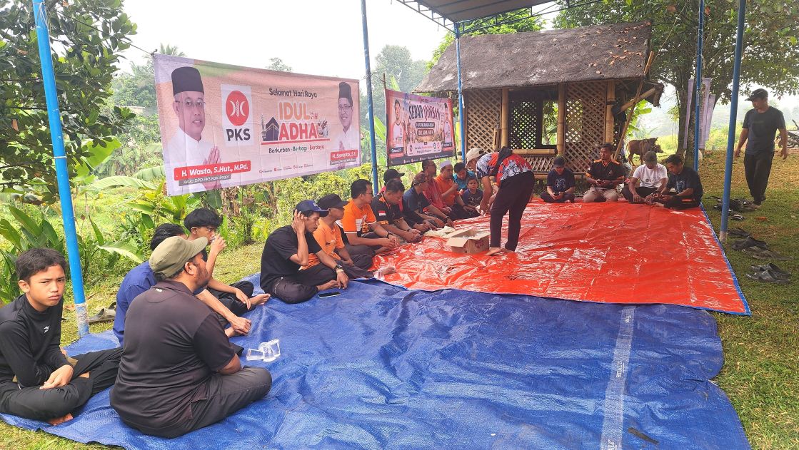 DPC PKS Parung Sebar Kurban untuk Kader, Simpatisan dan Masyarakat